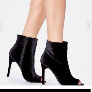 Justfab‎ Bianka open toe bootie velvet black
